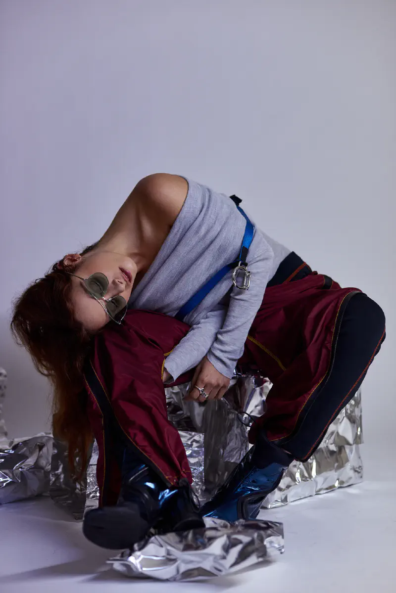 /projects/2017-bel-for-i-d-au-nz-collisions/stills/Collisions-Bel-Own-Home-JPEG Facebook 2048px sRGB 6.jpg